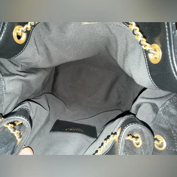 Chanel 25 Hobo Bag Medium Black Suede - Picture 16 of 16